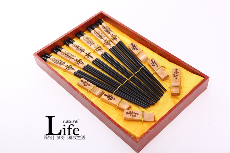 Top gift birthday black wooden chopsticks of household pattern carving with chopsticks box (6 double / set) D6-0081