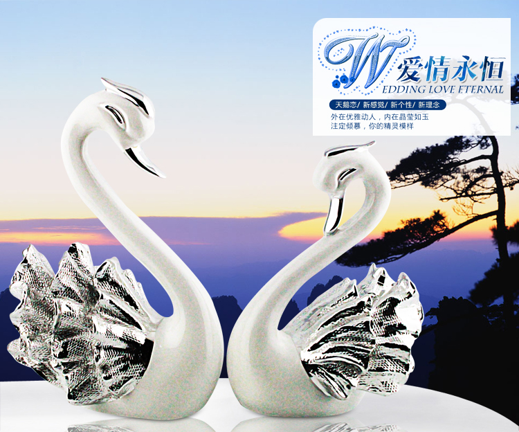 A couple of Swan ornaments wedding gift sent to friends, girlfriends fashion wedding wedding gift ideas6