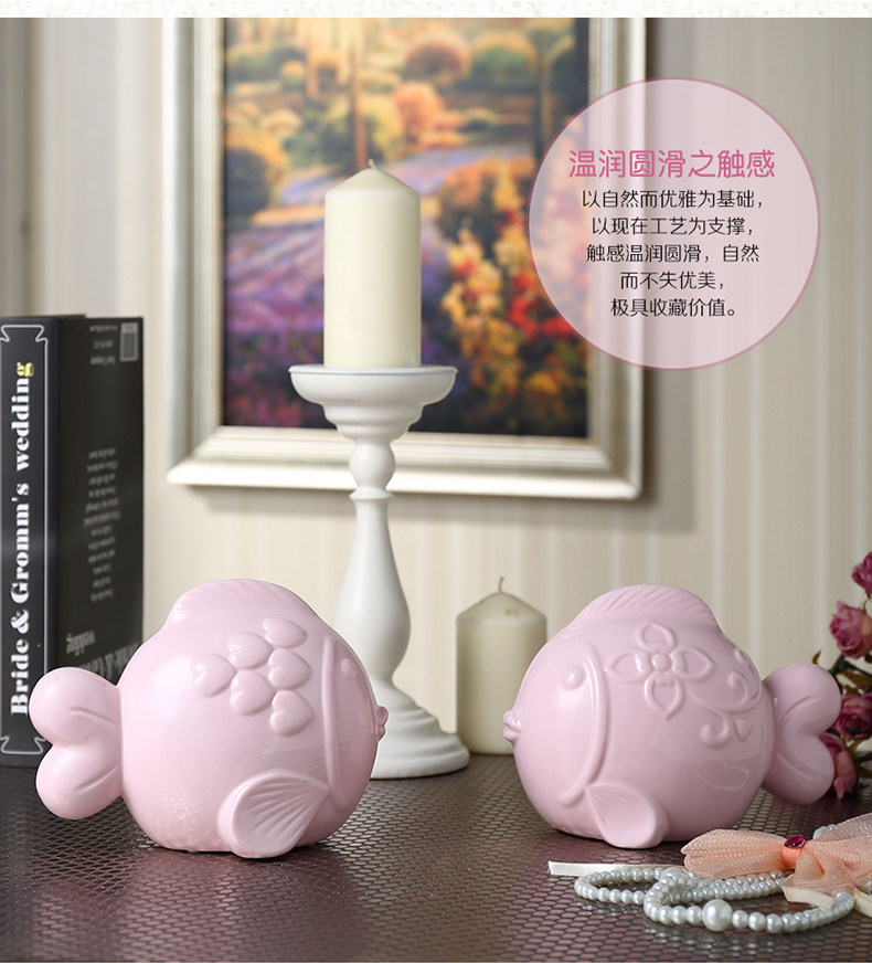 The living room decoration decoration ceramic ornaments Home Furnishing creative wedding gift handicraft decoration couple kiss fish T0031