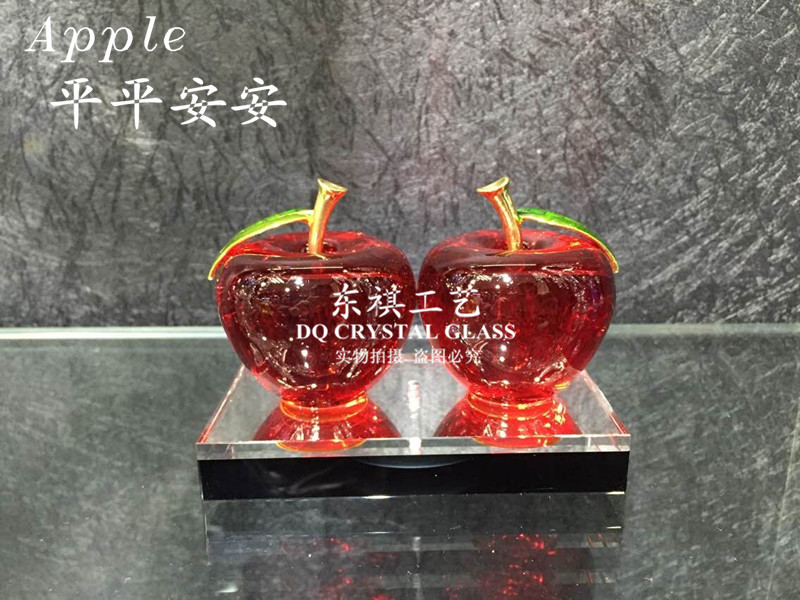 Dong Qi process of high-grade apple new crystal perfume car seat decoration crafts gifts1