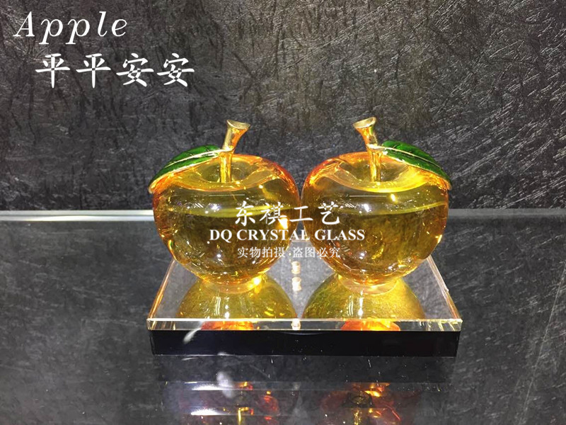 Dong Qi process of high-grade apple new crystal perfume car seat decoration crafts gifts4