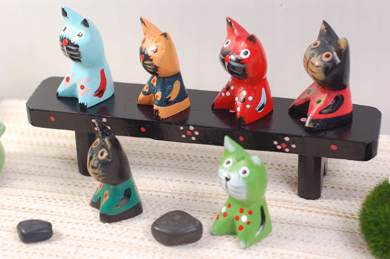 Wooden craftwork wholesale home furnishing Bali Island wooden cat set six benches Mini kittens 130283