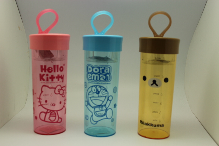 Cartoon plastic cup and cup portable cup for boys and girls3