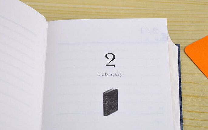 The three year diary of the Korean version of the diary with a monthly cloth notebook to record the growth of the baby8