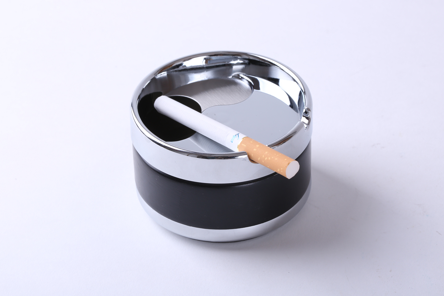 Fashion metal portable decorative ashtray 7783