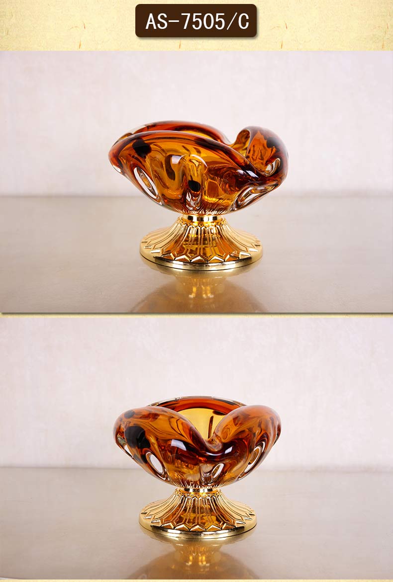 Creative fashion high-end copper decorative glass ashtray ashtray personalized living room ornaments sent her husband.5