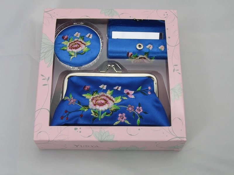 Embroidered suit gift box4