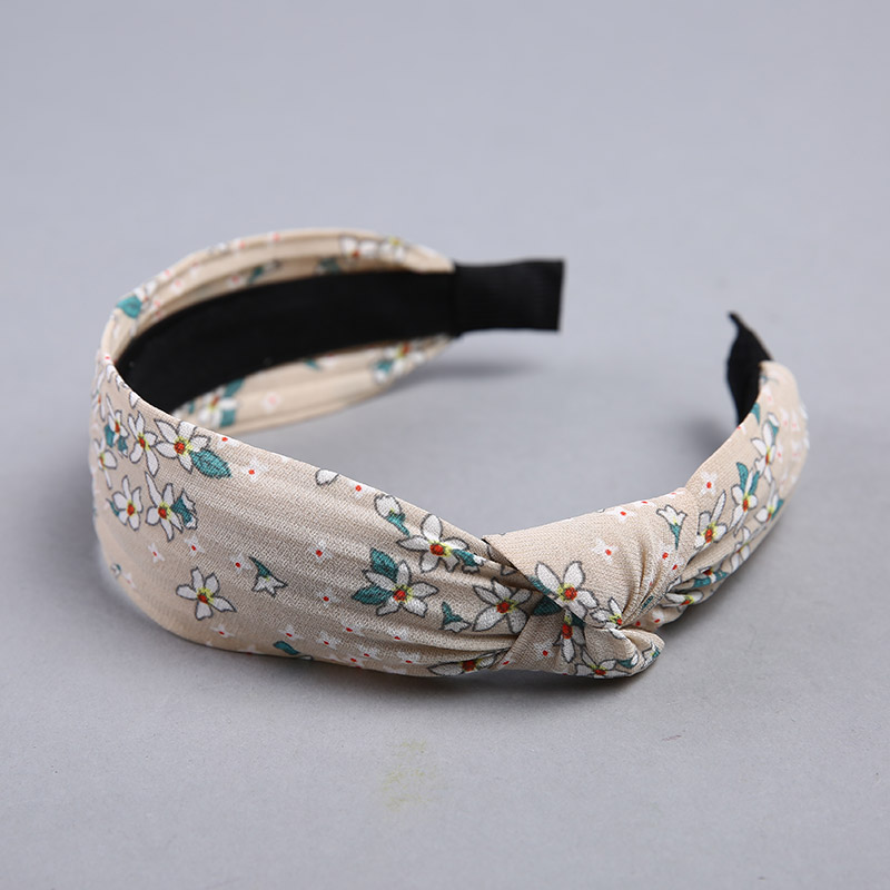 Korean minimalist fashion jewelry small floral hoop head thick hoop YHHS055