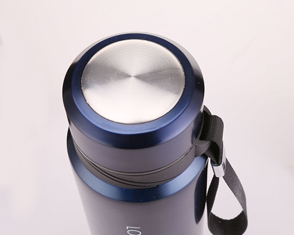 LOCK&LOCK 304 large capacity portable stainless steel thermos bottle Bruce genuine LHC6180FU 800ml of handle and screen, inside and outside the 304 stainless steel, safety and health; and elegant shape, bright colors, both men and women; and PP food grade2