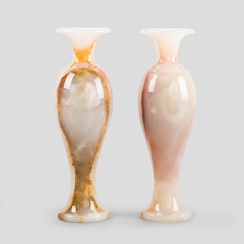 A pair of imported simple white jade vase decoration bottles in Afghanistan1