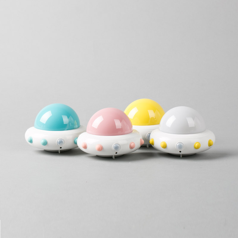 Simple creative cute remote UFO Nightlight1