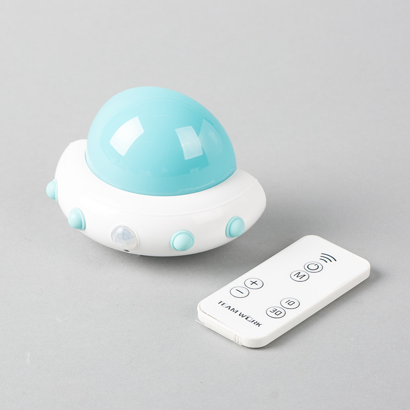 Simple creative cute remote UFO Nightlight2