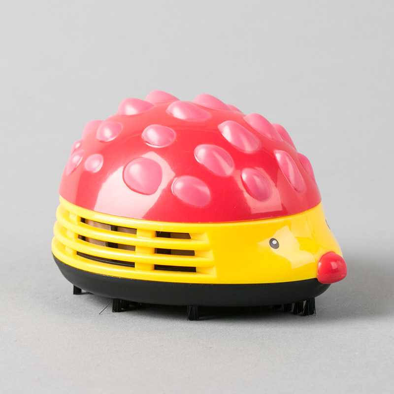 Hedgehog manual vacuum cleaner mini portable office desktop vacuum cleaner3