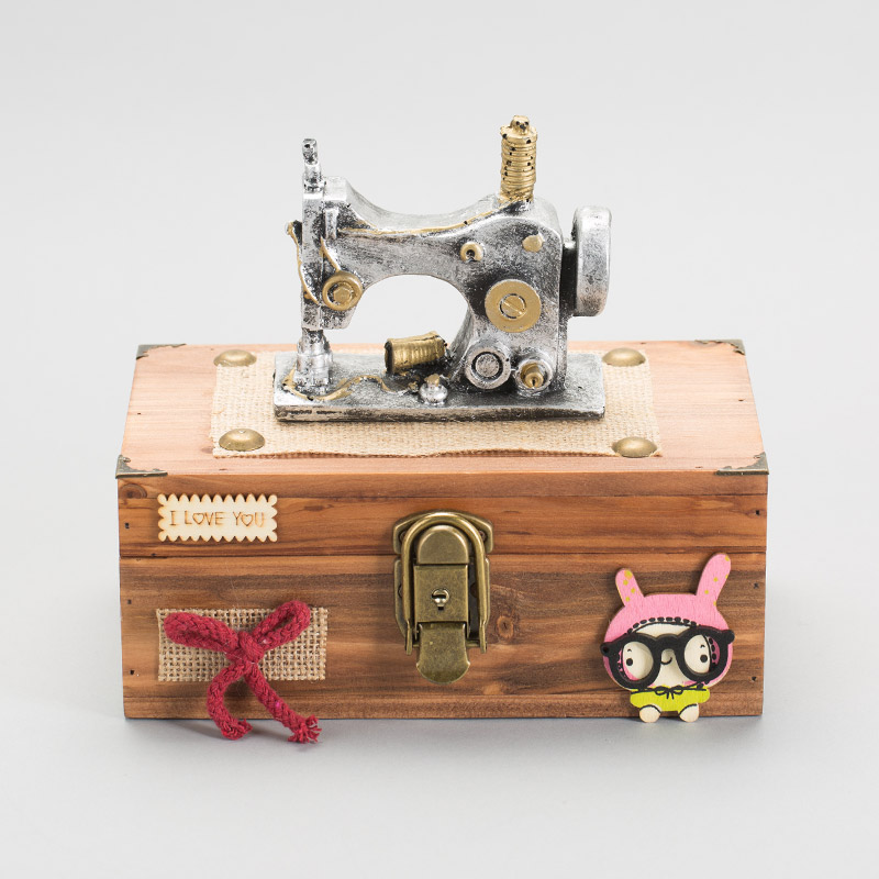 Sewing machine modeling wood receiving box1