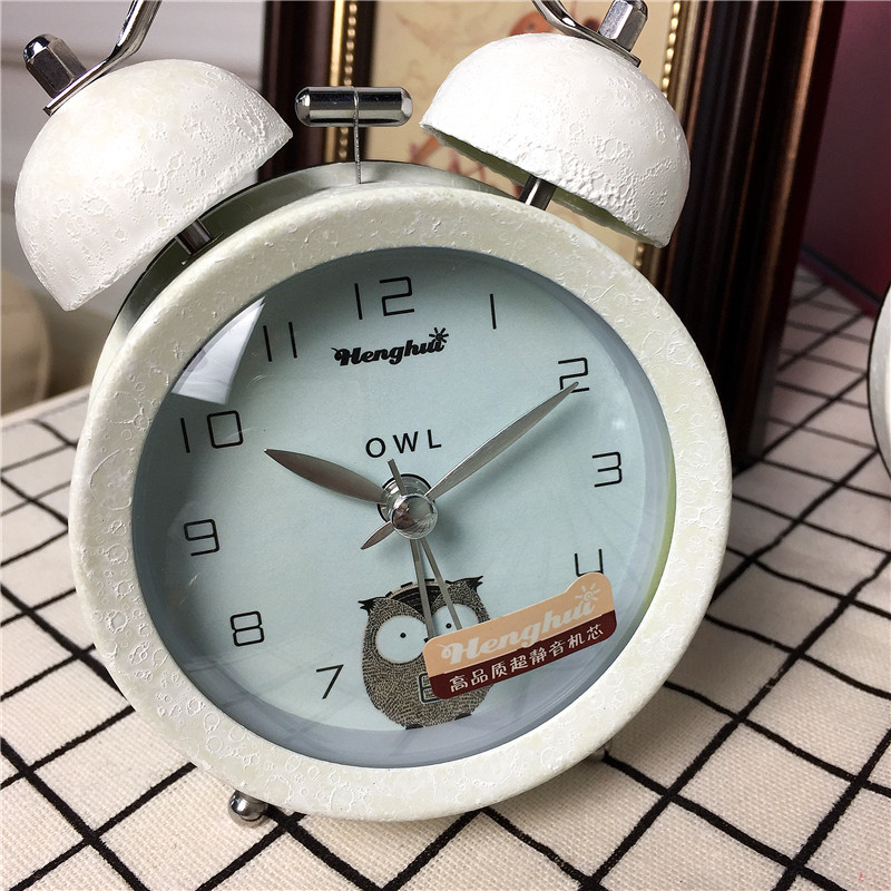 Do the old simple white bedside clock alarm mute desktop clock creative personality2
