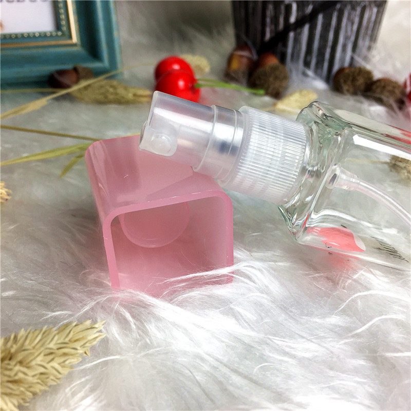 Simple convenient spray bottle sub bottle2