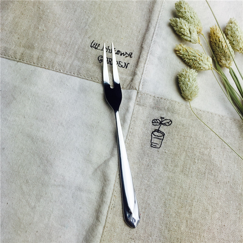Stainless steel Western-style fruit fork1