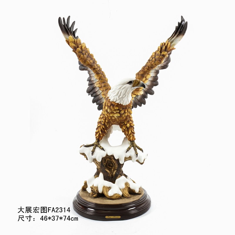 The painted resin model of the housing office opened A great hawk spreads its wings Eagle ornaments1