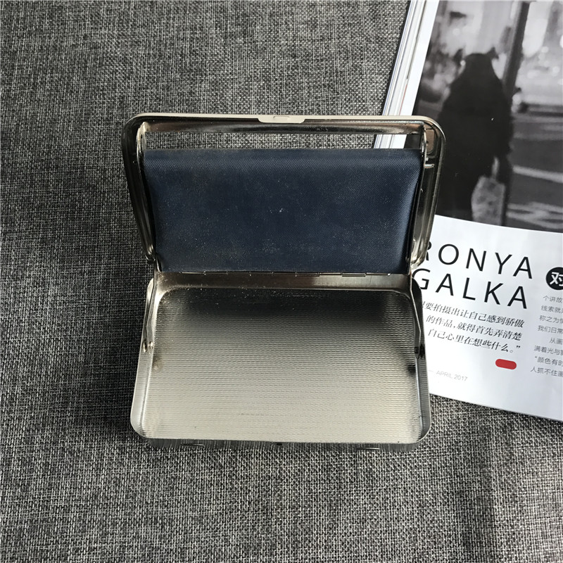 Silver dark pattern creative slim cigarette box, cigarette clip portable male cigarette box4