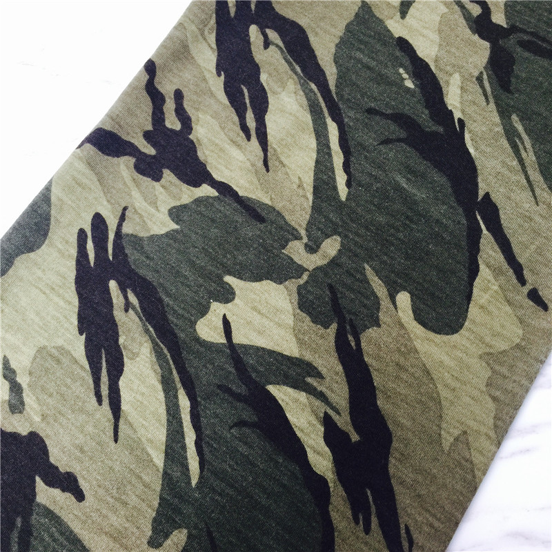 Camouflage hood outdoor seamless scarf scarf collar riding variety magic mask masks wind caps3