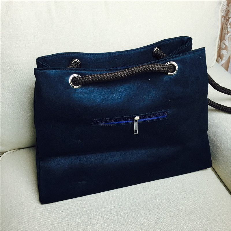 Fashionable lady, Korean Trend velvet, simple leisure, large capacity handbag, dark blue velvet noodles.2