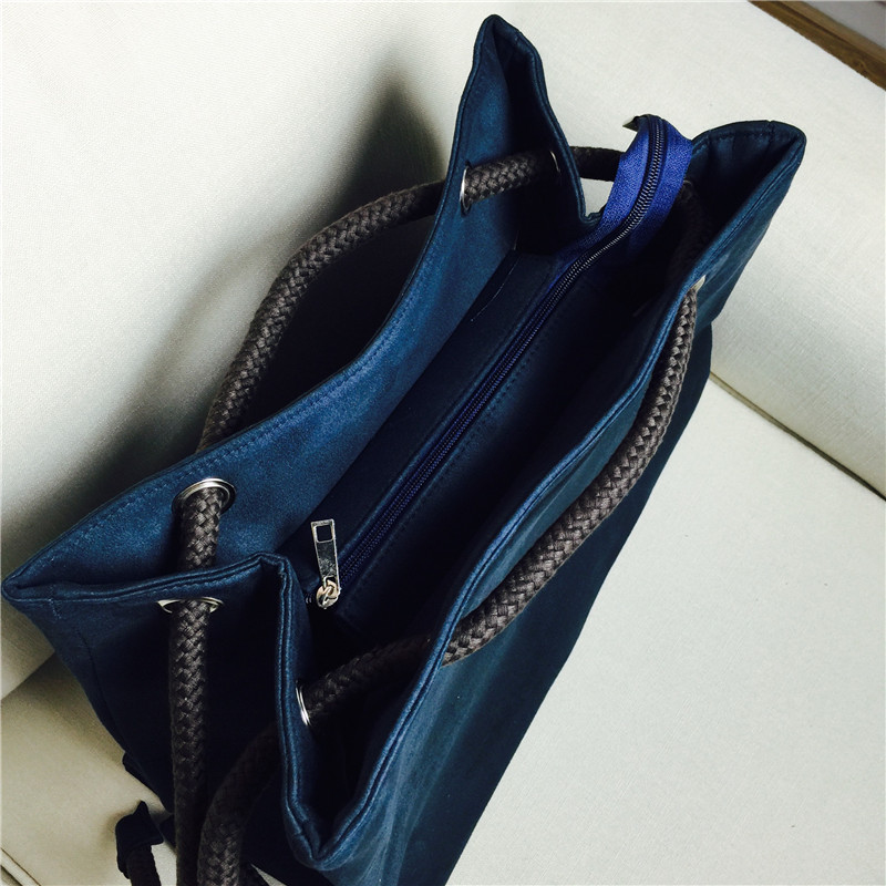 Fashionable lady, Korean Trend velvet, simple leisure, large capacity handbag, dark blue velvet noodles.4
