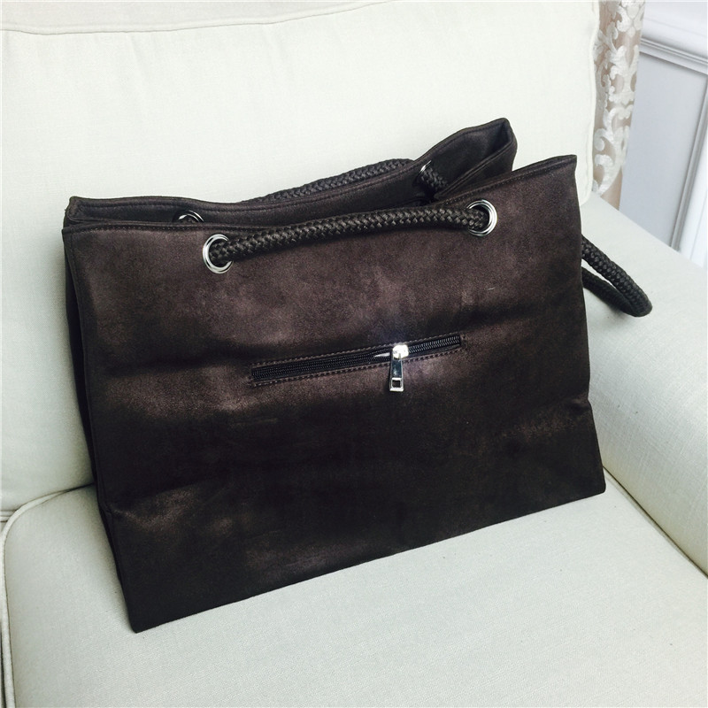 Fashionable lady, Korean Trend velvet, simple leisure, large capacity handbag, chocolate velvet cloth.2