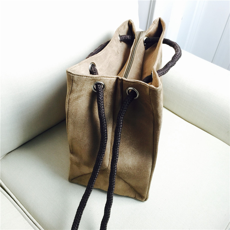 Fashionable lady, Korean Trend velvet, simple leisure, large capacity handbag, coffee color velvet cloth.5