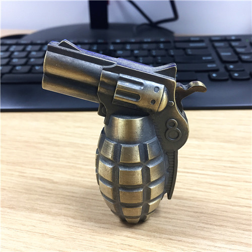Hand grenade, golden lighter, creative personality, windshield, open flame lighters, creative gifts.3