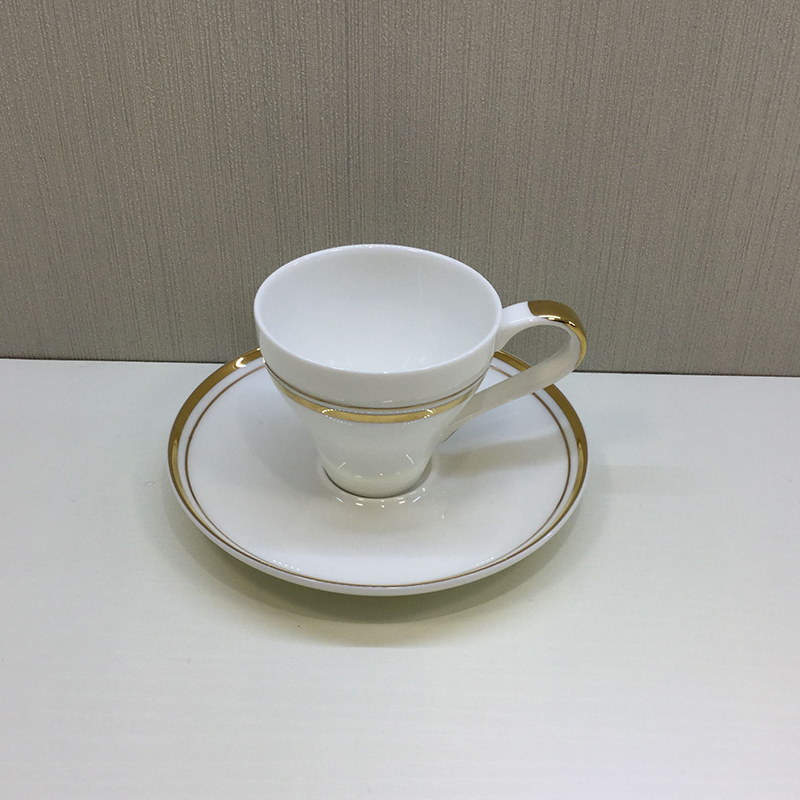 Espresso cups, saucers, bags, gold, coffee, saucers, saucers and saucers.1