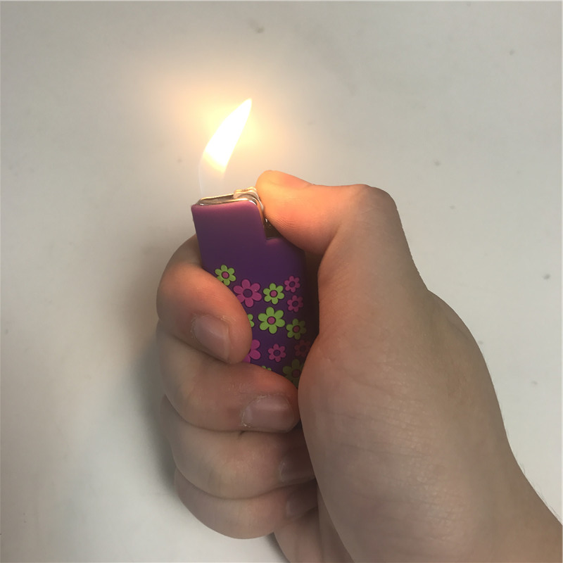 Characteristic modeling lighter, creative personality, windbreak and open fire lighter.3