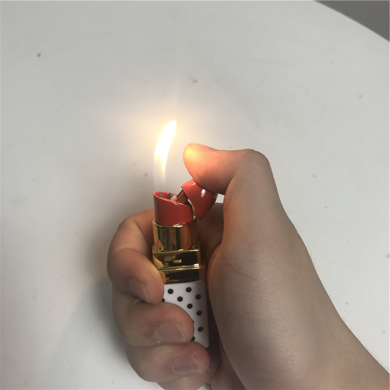 Characteristic modeling lighter, creative personality, windbreak and open fire lighter.3