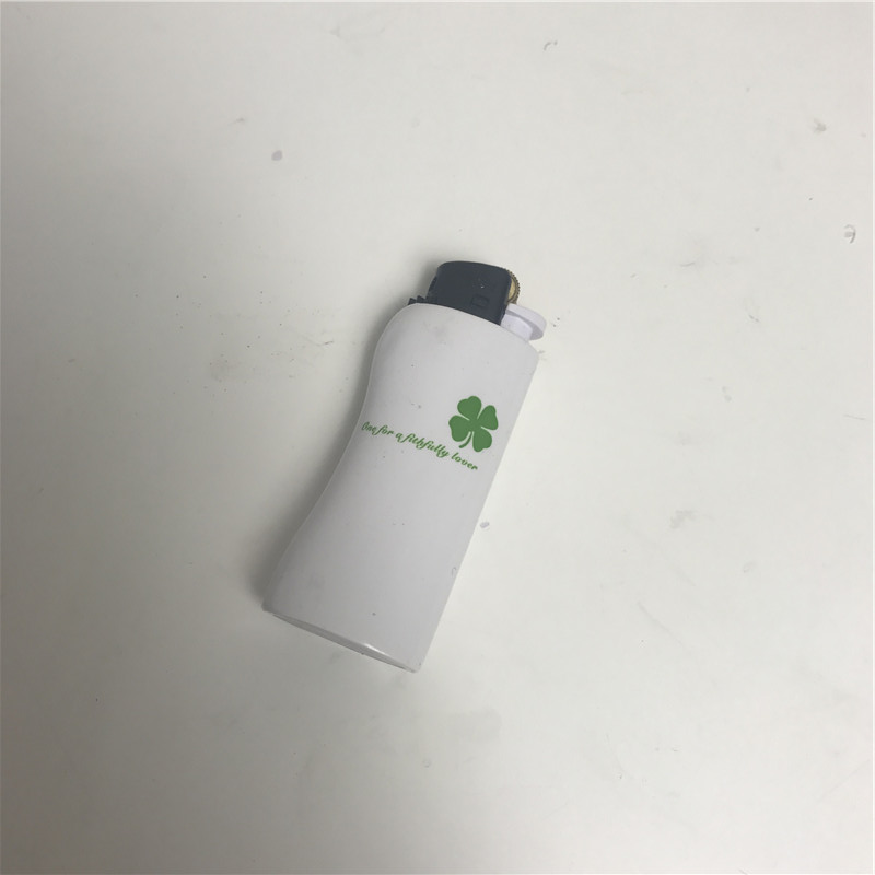 The characteristics of creative personality other lighter clover windproof cigarette lighter2