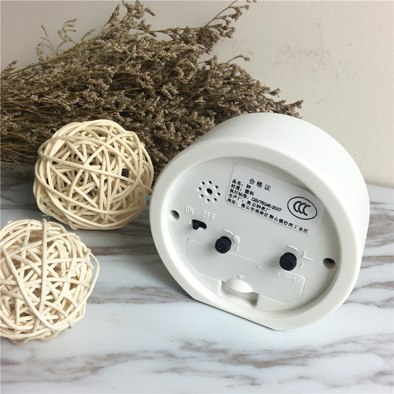 Simple round fashion alarm clock (white)2