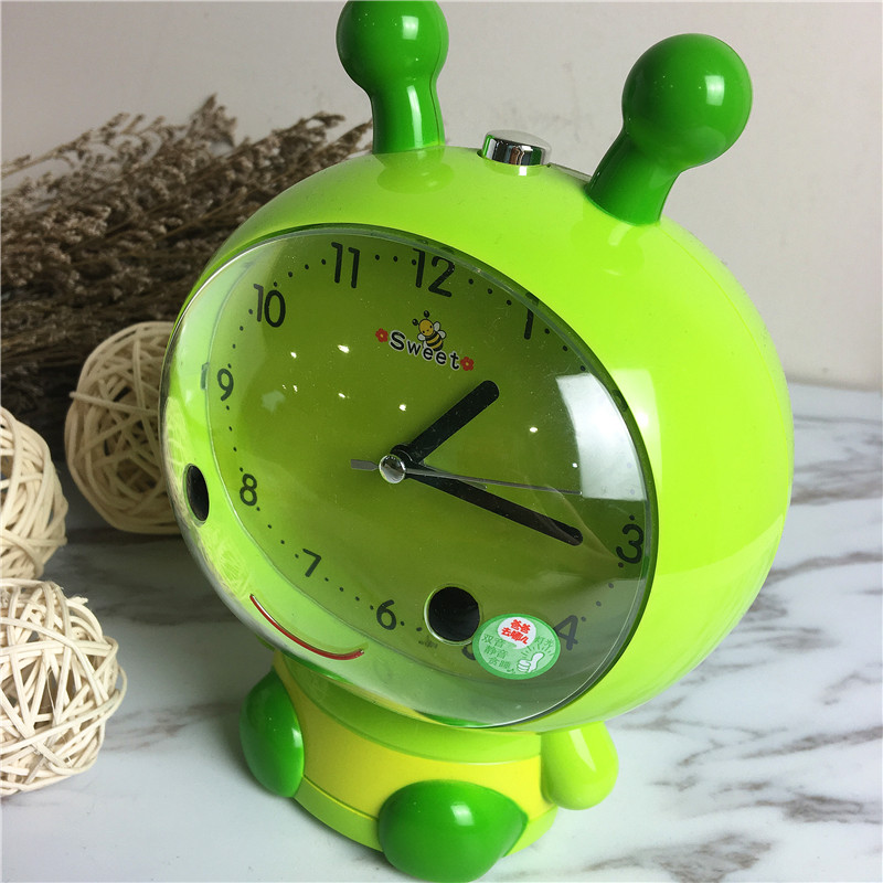 A cute cartoon voice alarm clock (green)4