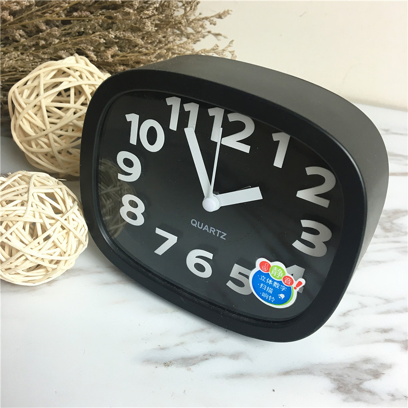 Simple rectangular fashion alarm clock (black)4