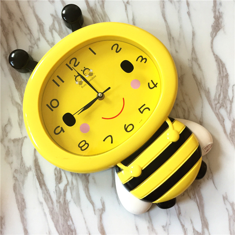Fashion beautiful yellow bee electronic clock clock1