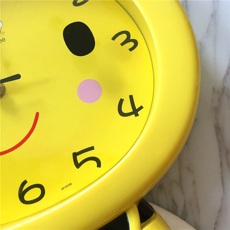 Fashion beautiful yellow bee electronic clock clock2