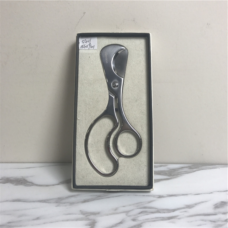 Vogue portable cigar scissors1