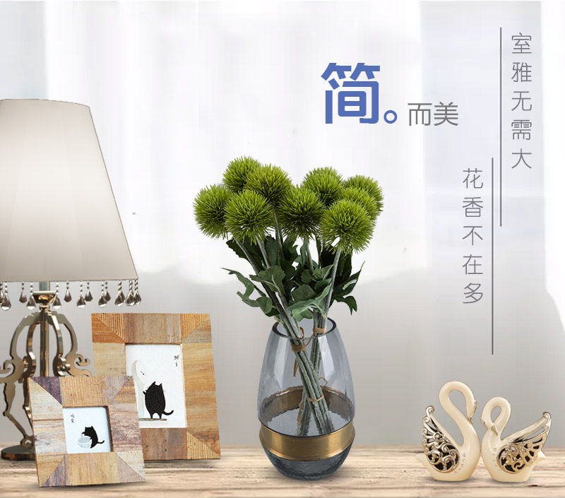 The green flower ball is used to decorate the home, the indoor simulation flower room, the dining room, the home office, the model room, the decorated flower arrangement, and the emulation flower.1