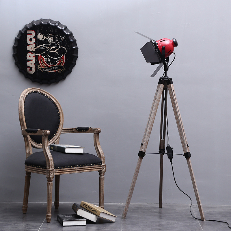 Elegant fashion style K-130 red black iron + wooden floor lamp art villa model room lamp2