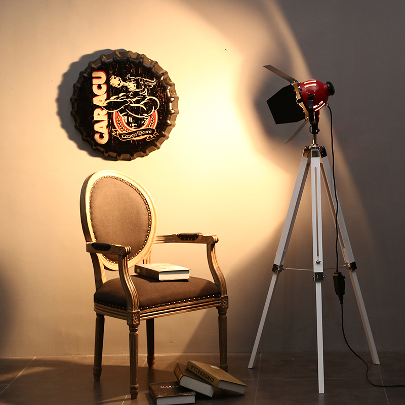 Elegant fashion style K-130 red black iron + wooden floor lamp art villa model room lamp3