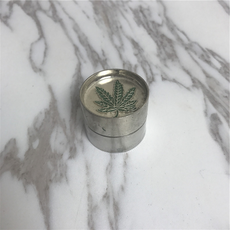 Vogue portable smoke grinder2