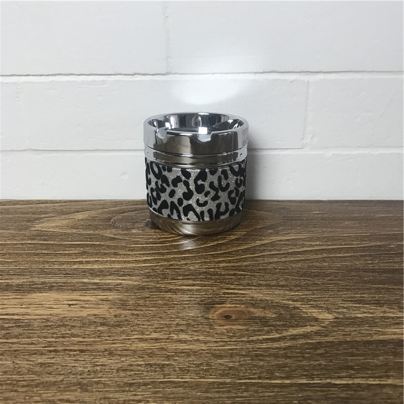 Stylish and creative portable ashtray1