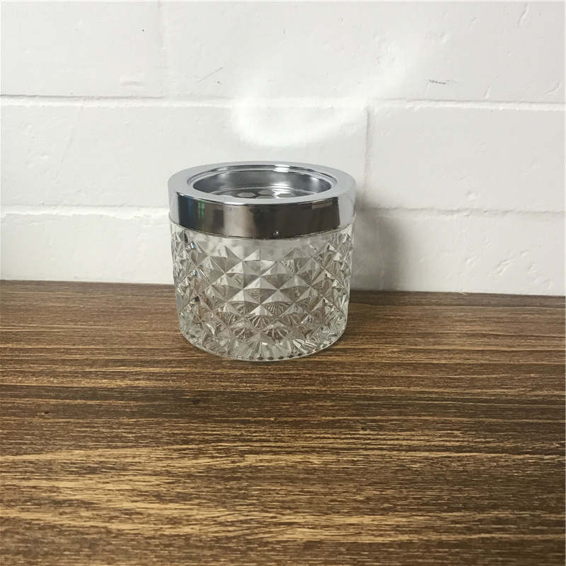 Stylish and creative portable ashtray1