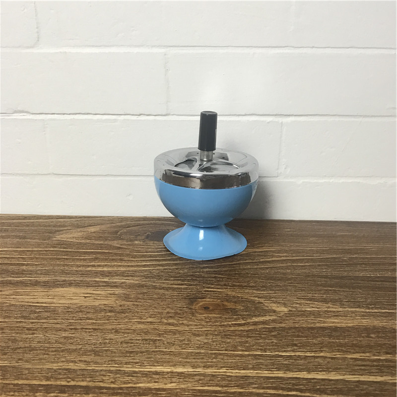 Stylish and creative portable ashtray1