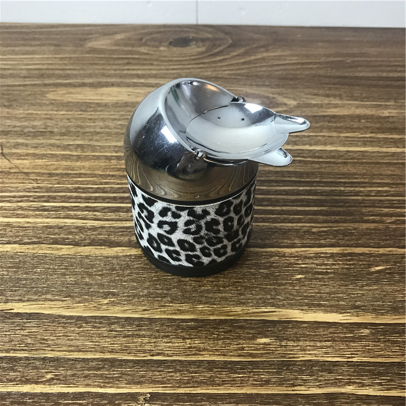 Fashionable and portable adornment ashtray3