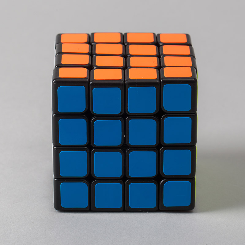 Qiyi, four black magic cube1