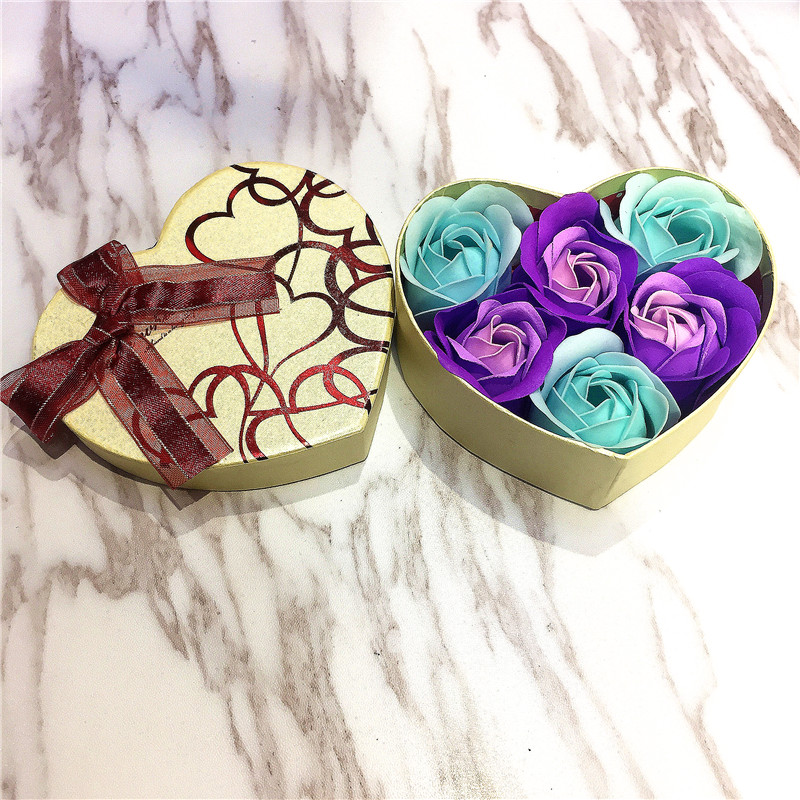 Christmas birthday gift, girl's wedding, hand gift, heart gift box, emulation flower.3