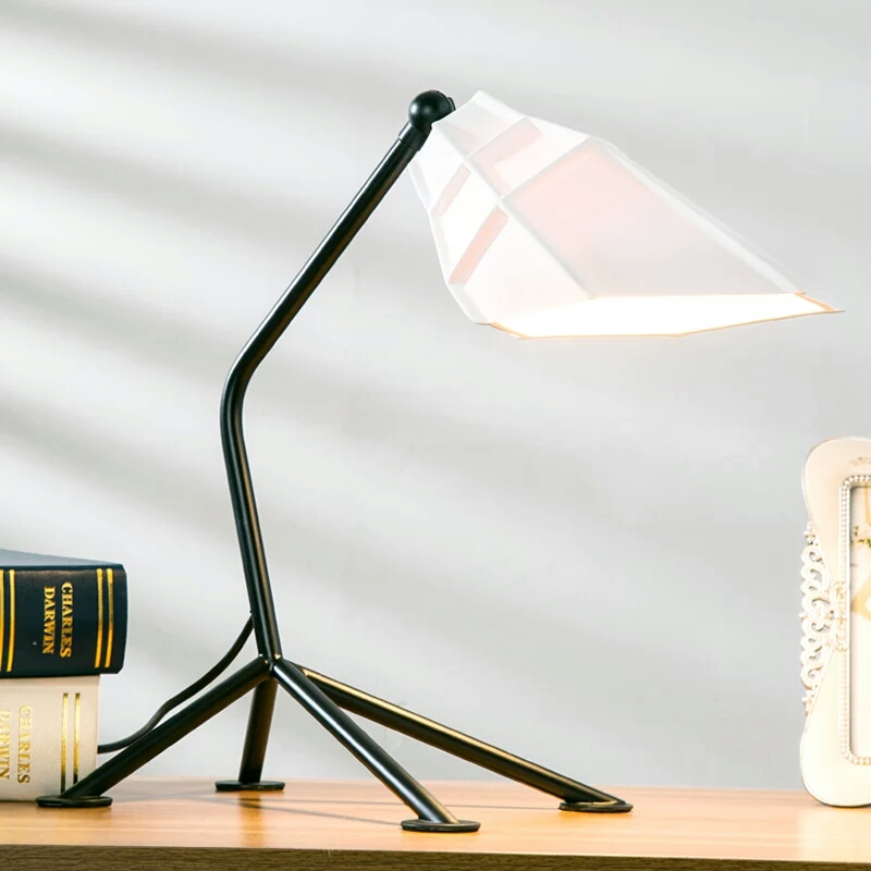 The new creative fashion design of lamp TD-8005 lamp Octopus white living room bedroom study desk lamp1